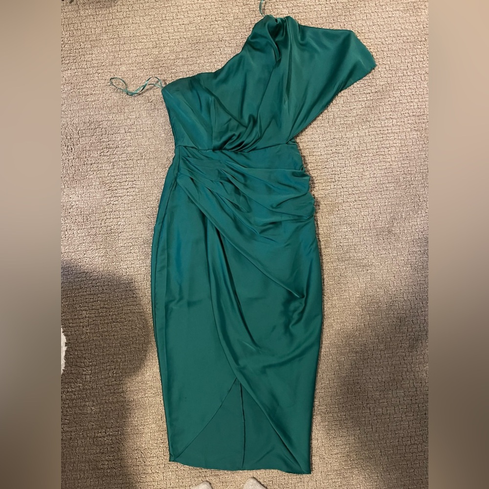 DO+Be Emerald Green One Shoulder Midi Dress